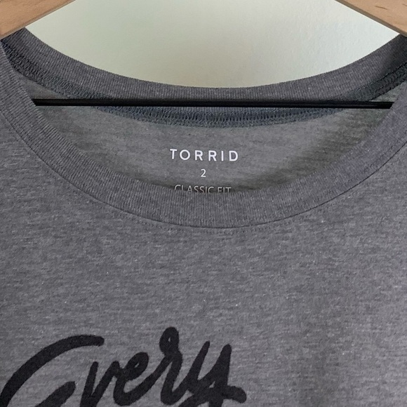 NWT Torrid Every Mother Is A Working Woman Soft Crew Neck T-Shirt In Grey - Picture 5 of 7